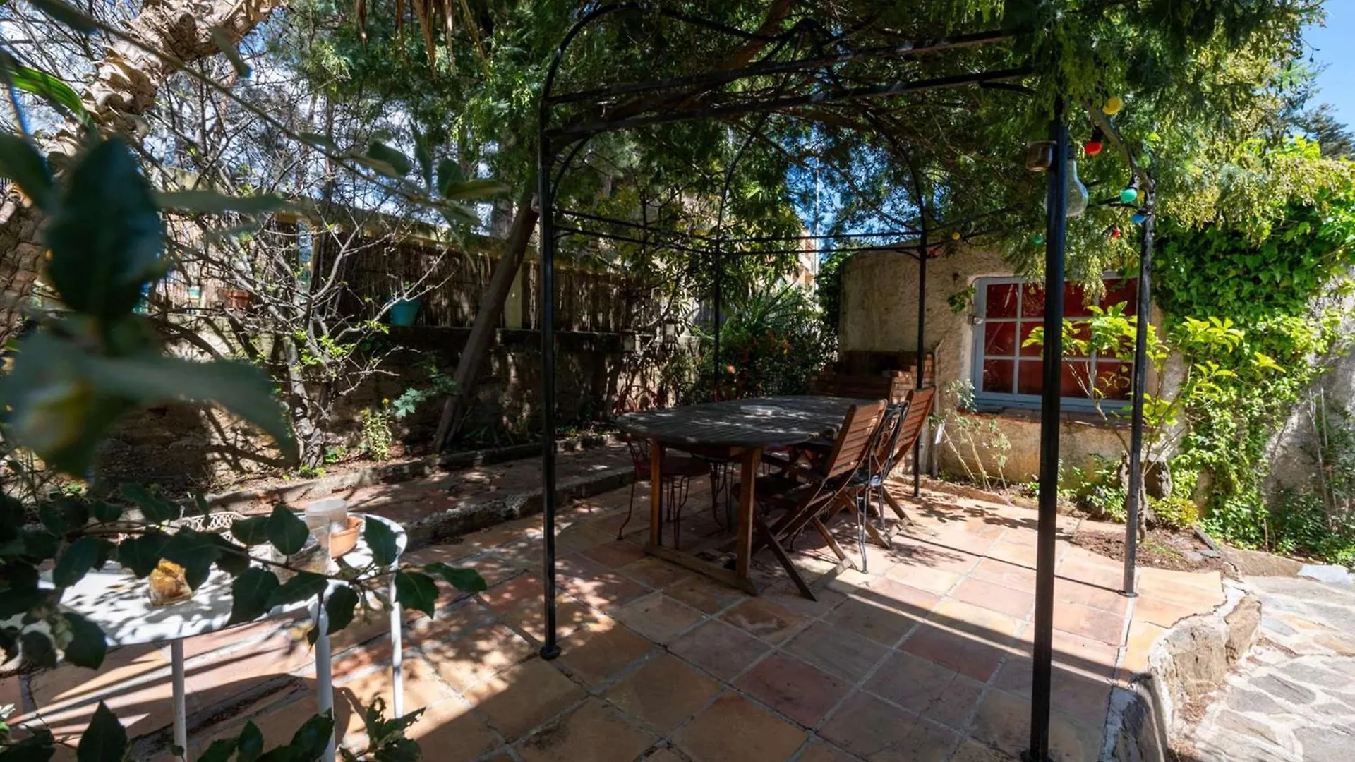 T4 , Jardin Arbore Et Plages A Moins De 5 Min A Pieds Bormes-les-Mimosas 0*,  France